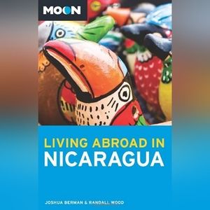 📚 SOLD 📚 Moon Living Abroad in Nicaragua